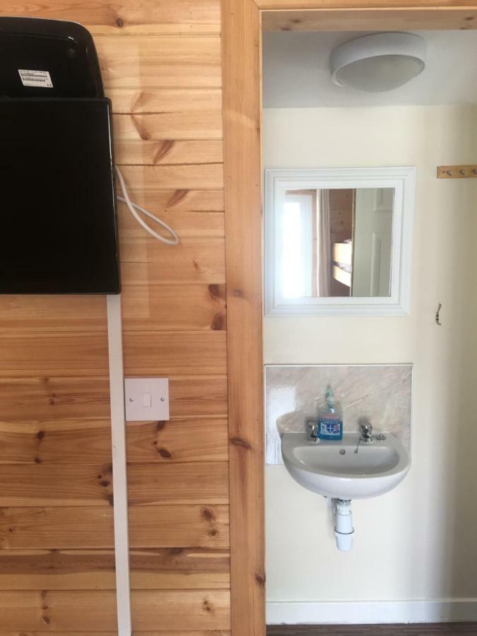 1 Lochness Rooms&Hostel Drumnadrochit Eksteriør bilde
